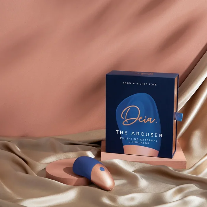 The Arouser Tapping Vibrator by Deia